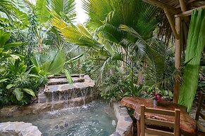 CHALET TROPICAL Hotel & Pool Bar Restaurant