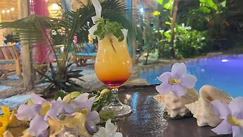 CHALET TROPICAL Hotel & Pool Bar Restaurant