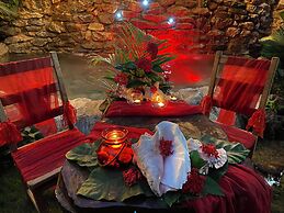 CHALET TROPICAL Hotel & Pool Bar Restaurant