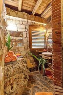 CHALET TROPICAL Hotel & Pool Bar Restaurant