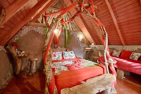 CHALET TROPICAL Hotel & Pool Bar Restaurant