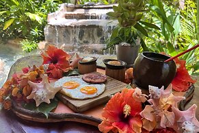 CHALET TROPICAL Hotel & Pool Bar Restaurant
