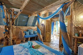CHALET TROPICAL Hotel & Pool Bar Restaurant