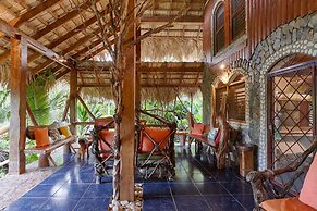 CHALET TROPICAL Hotel & Pool Bar Restaurant