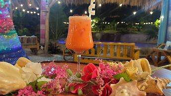 CHALET TROPICAL Hotel & Pool Bar Restaurant