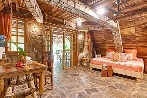 CHALET TROPICAL Hotel & Pool Bar Restaurant