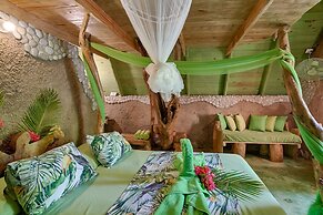 CHALET TROPICAL Hotel & Pool Bar Restaurant
