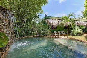 CHALET TROPICAL Hotel & Pool Bar Restaurant
