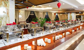 Van Phat Riverside Hotel