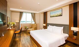 Van Phat Riverside Hotel
