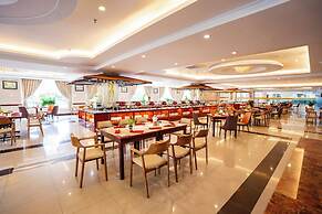 Van Phat Riverside Hotel