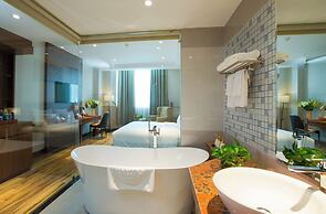 Van Phat Riverside Hotel