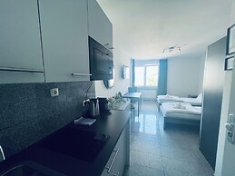 Lipp Apartments