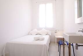 Hostal Express by gaiarooms