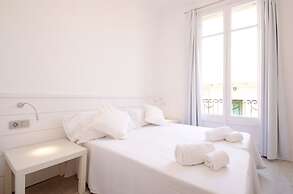 Hostal Express by gaiarooms