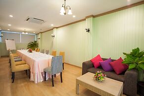 Paradise Hotel