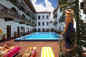 Tembo House Hotel