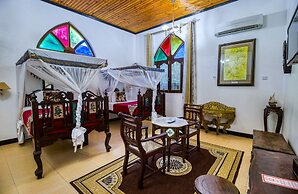 Tembo House Hotel