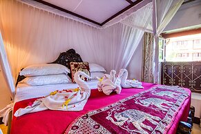 Tembo House Hotel