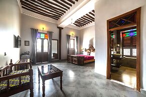 Tembo House Hotel