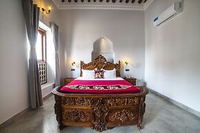 Tembo House Hotel