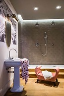 Soprarno Suites