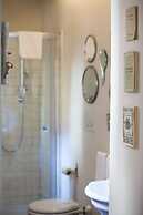 Soprarno Suites
