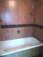 24 Onvrey Guest House