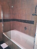 24 Onvrey Guest House