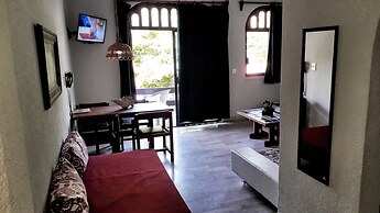 Hotel Solimar Inn Suites