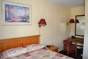 Maples Motel