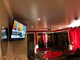 Motor court Motel