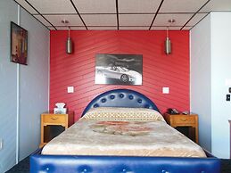 Motor court Motel