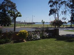 Lakeview Motel