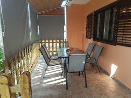 Holiday Home Višnja with Pool