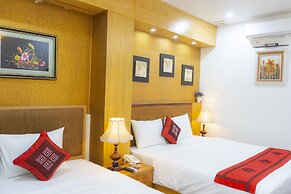 Moon Hotel