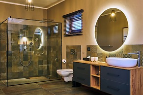 Hohenstein Lodge l Ondili