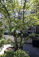 2ndhomes 2BR Center Apartment w Balcony