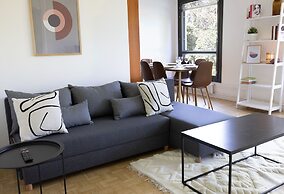 2ndhomes 2BR Center Apartment w Balcony