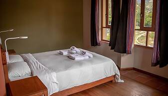 Fleur Lodge