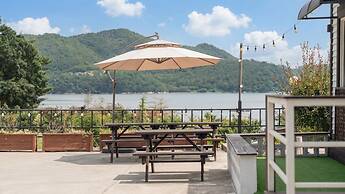 Namhae Seven House