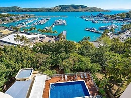 Yacht Harbour Tower 5