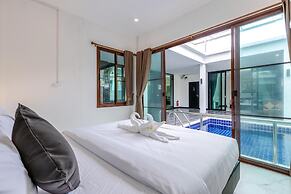4 Bedroom Modern Pool Villa BL10