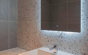 Brown Dot Geobuksum