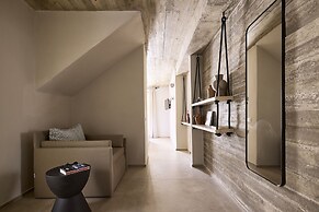 Apsila Pool Suites