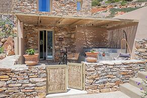 Apsila Pool Suites