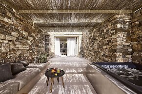 Apsila Pool Suites