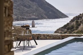 Apsila Pool Suites