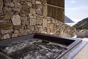 Apsila Pool Suites