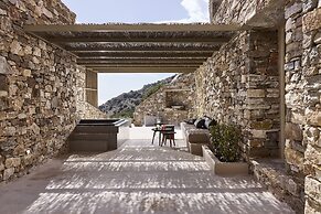 Apsila Pool Suites